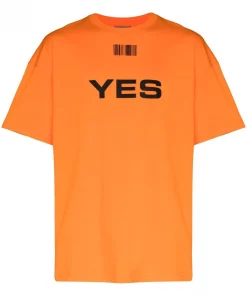 VETEMENTS slogan-print short-sleeved T-shirt